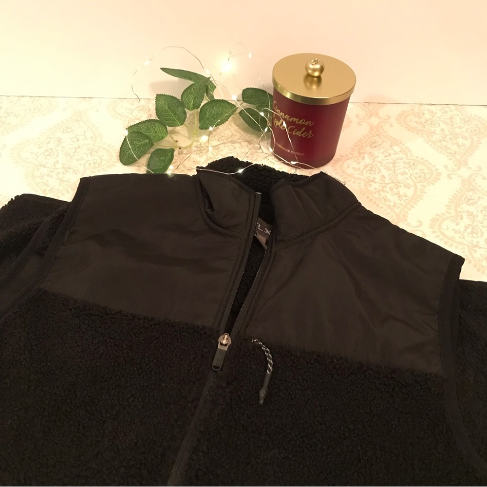 FLX Mens Sherpa Vest Black With Zip Pockets Size S